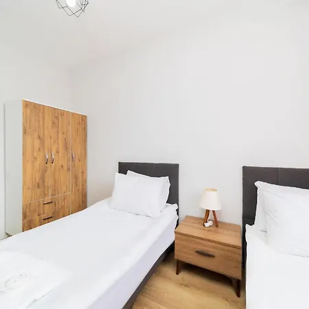 Luminous Flat 15 Min To Hadrian Gates Apartment *